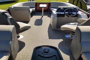 22′ CRUISE (10-12 PEOPLE)